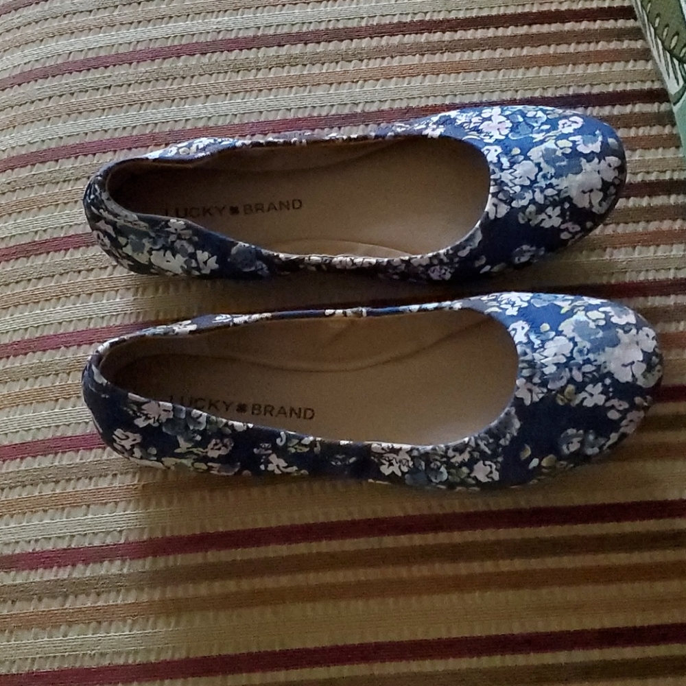 Lucky Brand size 7.5 shoes
